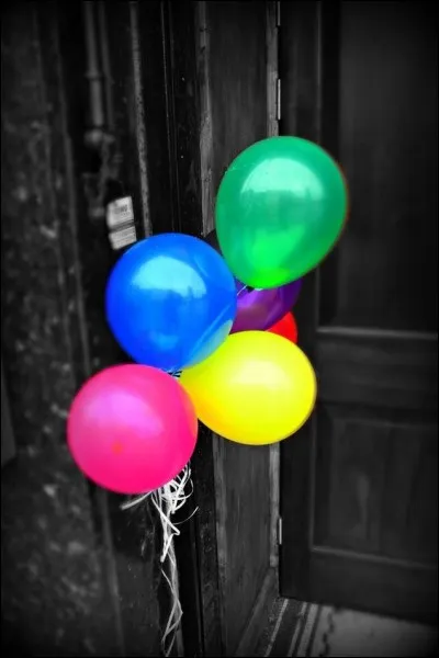 Avec quoi sont gonflés la plupart des ballons ?