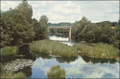 Le pont de Vrines enjambe :