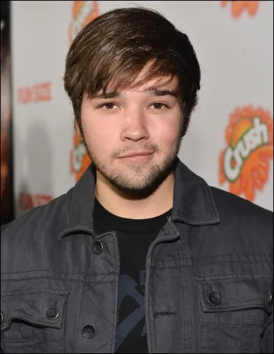 Quel âge a Nathan Kress ?