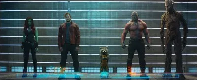 Dans "Les Gardiens de la Galaxie", que fait Peter Quill une fois qu'il est arrêté ?