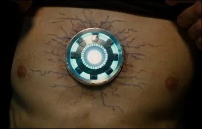 Dans "Iron Man 2", quel élément empoisonne lentement Tony Stark ?