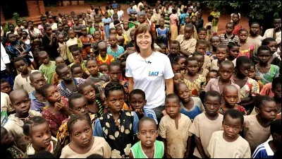 A comme Action contre la faim - À combien de personnes cette organisation humanitaire est-elle venue en aide en 2014 ?