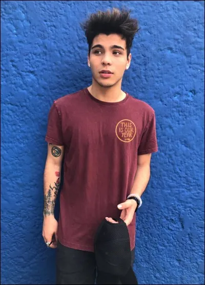 Quelle chanson Luna a-t-elle interprétée dans le clip de Sebastián Villalobos dans la saison 2 ?