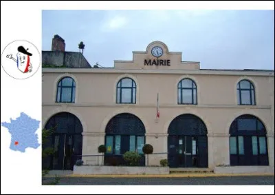 "Les infrastructures de transport et de communication jouent un rôle déterminant dans le développement des pays."