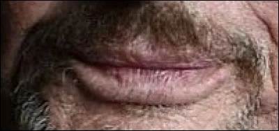 On en a beaucoup parlé. Il est décédé en 2017, savez-vous qui il est ?