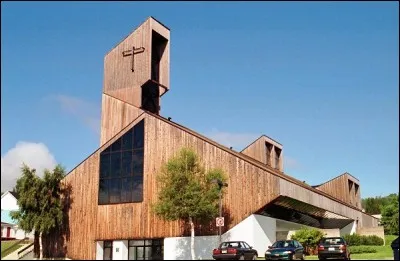 Dans quelle ville se trouve la cathédrale du Christ-Roi ?