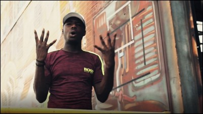 Comment s'appelle ce rappeur français connu pour sa chanson "Mamacita" ?