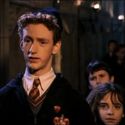 Ta mère veut que tu aimes Percy Weasley car elle aime Arthur Weasley en secret. Tu lui dis...