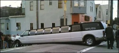 Géographie - Dans quelle ville des États-Unis n'est-il pas recommandé de voyager en limousine ?