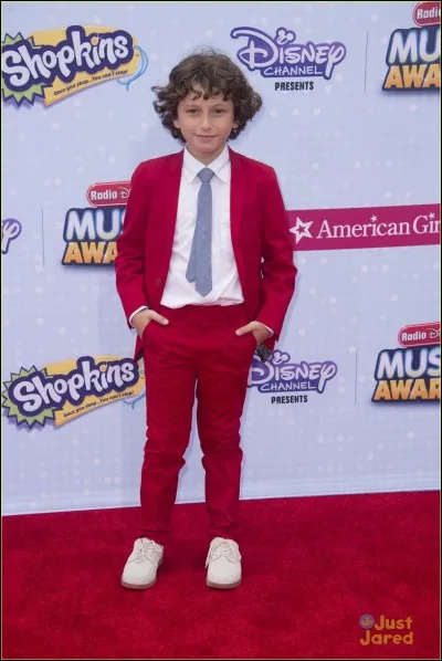 Comment s'appelle son petit frère ?