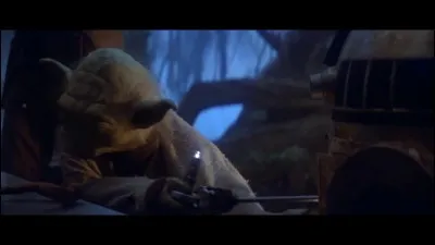 Quel objet Yoda emprunte-t-il à Luke Skywalker lors de leur première rencontre ?