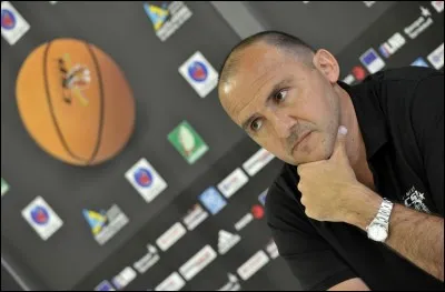 En quelle année Frédéric Forte devient-il vainqueur de la coupe d'Europe des Clubs Champions en basket-ball ?