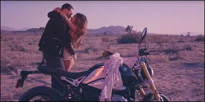 En quelle année a-t-elle sorti son clip « Into You » ?