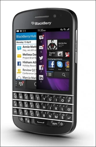 Quelle est la fille qui adore son téléphone ?