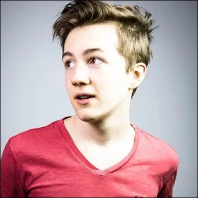 Comment s'appelle-t-il en réalité ?