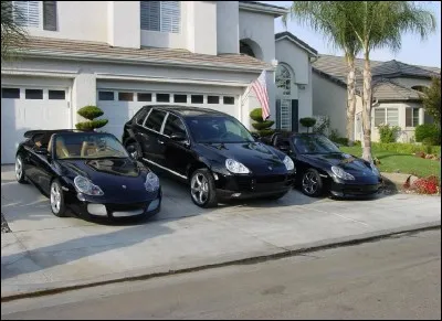 Cliquez sur la citadine qui n'est pas européenne !