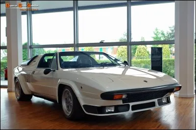 Quel est le nom de cette Lamborghini ?