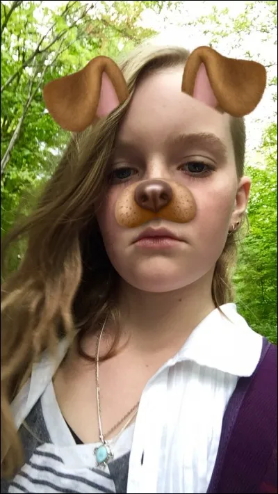 Combien Maé a-t-elle de frères ?