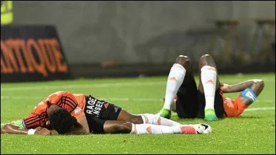 Contre quelle équipe est-il descendu en ligue 2 (aller : 2 - 1 / retour : 0 - 0) ?