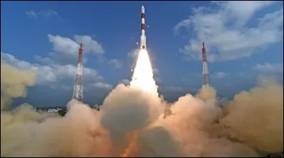 En 1969, quel célèbre astronaute ayant volé jusqu'à la Lune a prononcé cette phrase : " C'est un petit pas pour un homme, un bond de géant pour l'humanité." ?