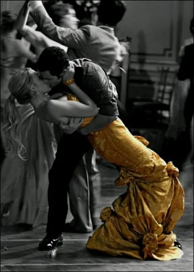 Qui chantait "Le tango corse, c'est de la sieste organisée, on se déplace pour être sûr qu'on ne dort pas, on se prélasse, le tango corse c'est comme ça" ?