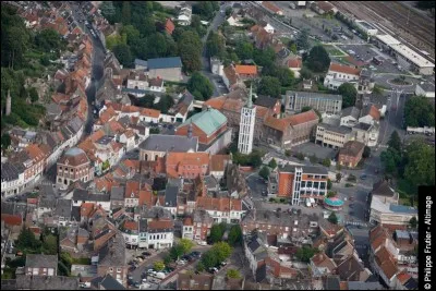 Par qui a été sauvé le village de Pol-sur-Ternoise dans le Pas-de-Calais ?