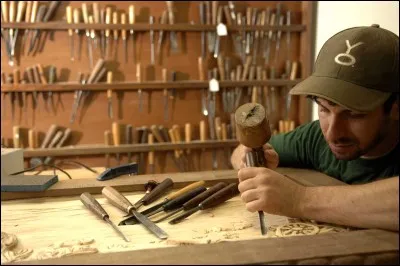 Qui est le dieu des artisans ?