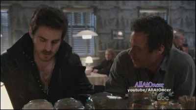 Qui sont les deux personnes qui aiment Emma dans la saison 3 ?