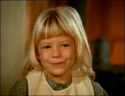 Dites-moi le pr&eacute;nom de sa jeune s�ur biologique :