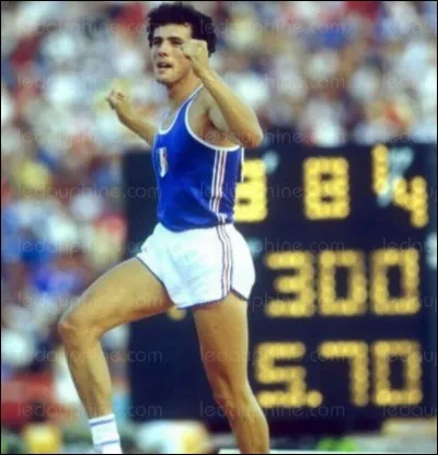 En quelle année Pierre Quinon est-il devenu champion olympique de saut à la perche ?