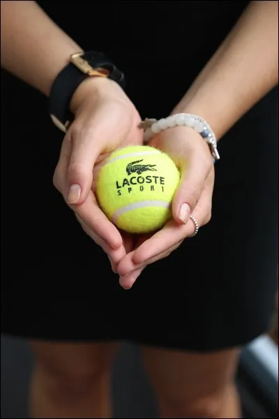 Quelle compétition Roger Lacoste a-t-il remporté en équipe ?