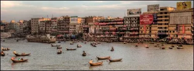 Où situez-vous Dacca ?