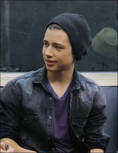 Comment s'appelle cet acteur de Disney ?