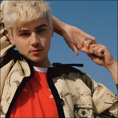 Quel est le prénom de Standall ?