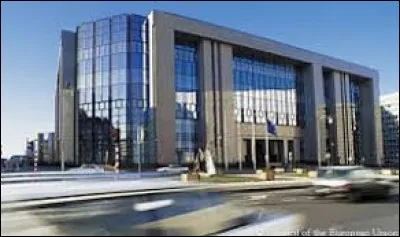 Der Vorsitz des Rates der europ&auml;ischen Union oder Ministerrates, bestehend aus Ministern der nationalen Regierungen der Mitgliedstaaten, wird im Wechsel von allen L&auml;ndern jeweils 6 Monate &uuml;bernommen. Welche beiden L&auml;nder werden diesen Vorsitz 2018 &uuml;bernehmen?