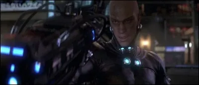 Ils y rencontrent une autre bande de combattants. Comment peut-on décrire les membres qui la composent ?