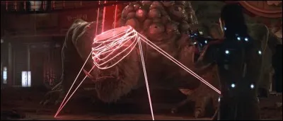 Laquelle de ces armes lance un filet de rayons lasers qui envoient la cible dans une dimension inconnue ?