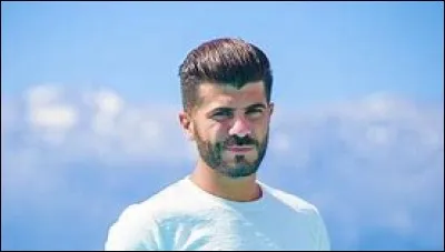 Qui a remplacé Dominique de la team jaune ?