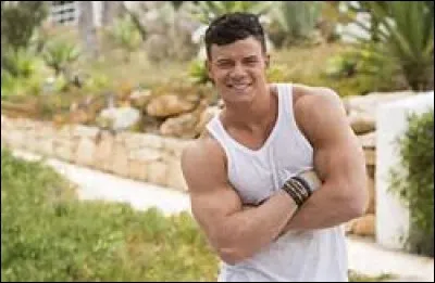 De quelle team Adrien fait-il partie ?