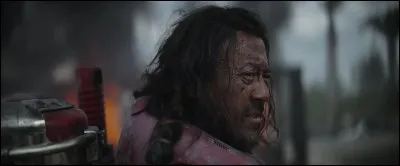 Il découvre une personne pratiquante de la Force. Quelle est la particularité de cette personne ?