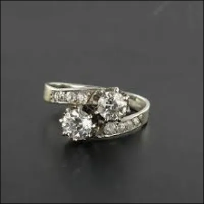 Comment s'appelle cette bague ?