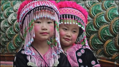 Les Hmongs vivent au...