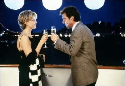 Qui Meredith voit-elle en premier au bord de la piscine ?