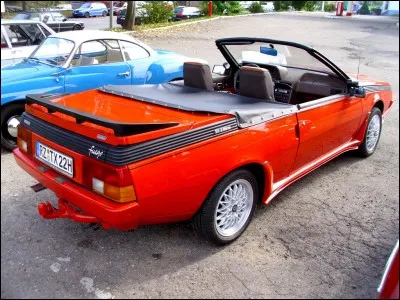 Comment s'appelle cette Renault cabriolet ?