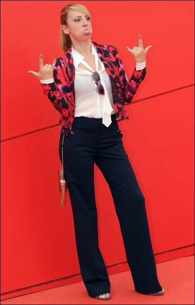 Comment se prénomme-t-elle ?