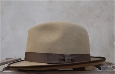 Quel est le nom de ce chapeau ?