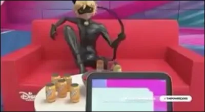 Qu'est-ce que Chat Noir dit à Nadja dans "Audimatrix" que la superviseuse de Nadja appelle "info croustillante" ?