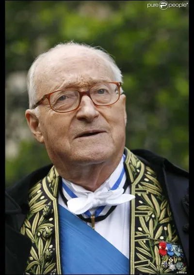 En quelle année Alain Decaux a-t-il été élu à l'Académie française ?