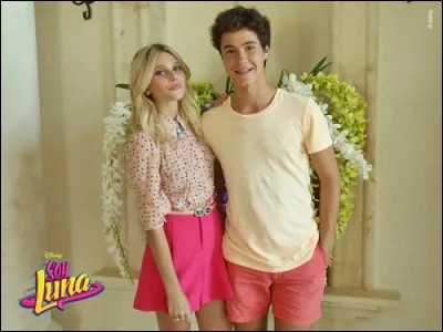 Ambre est-elle sortie avec Simon ?