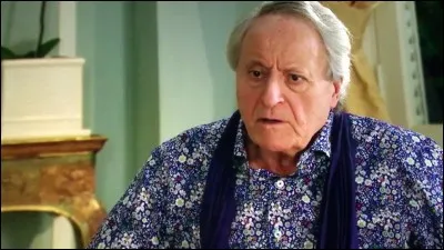 Comment s'appelle le père de Sharon Benson ?